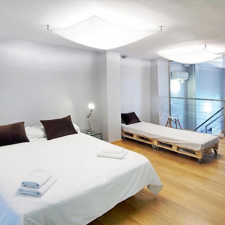 Apartment Barcelona Rentals - Gracia Pool Apartments Center Room photo