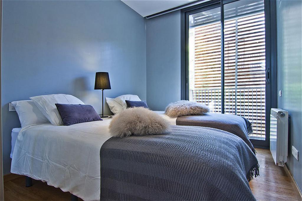Apartment Barcelona Rentals - Gracia Pool Apartments Center Exterior photo